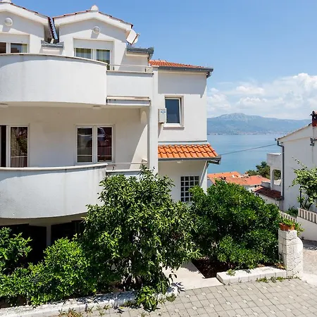Apartments In Villa Top Trogir Exterior photo