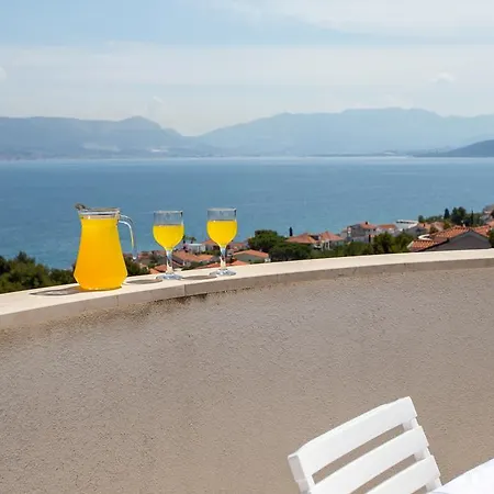 Apartments In Villa Top Trogir Exterior photo