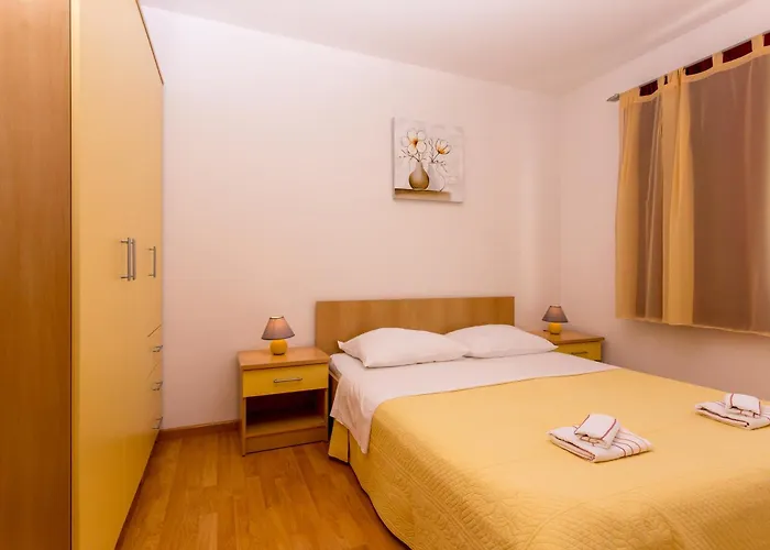 Apartments In Villa Top Trogir